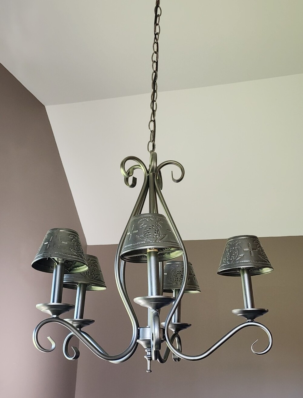 Metal Pineapple Scrollwork 5-Light Chandelier in Oil-Rubbed Bronze